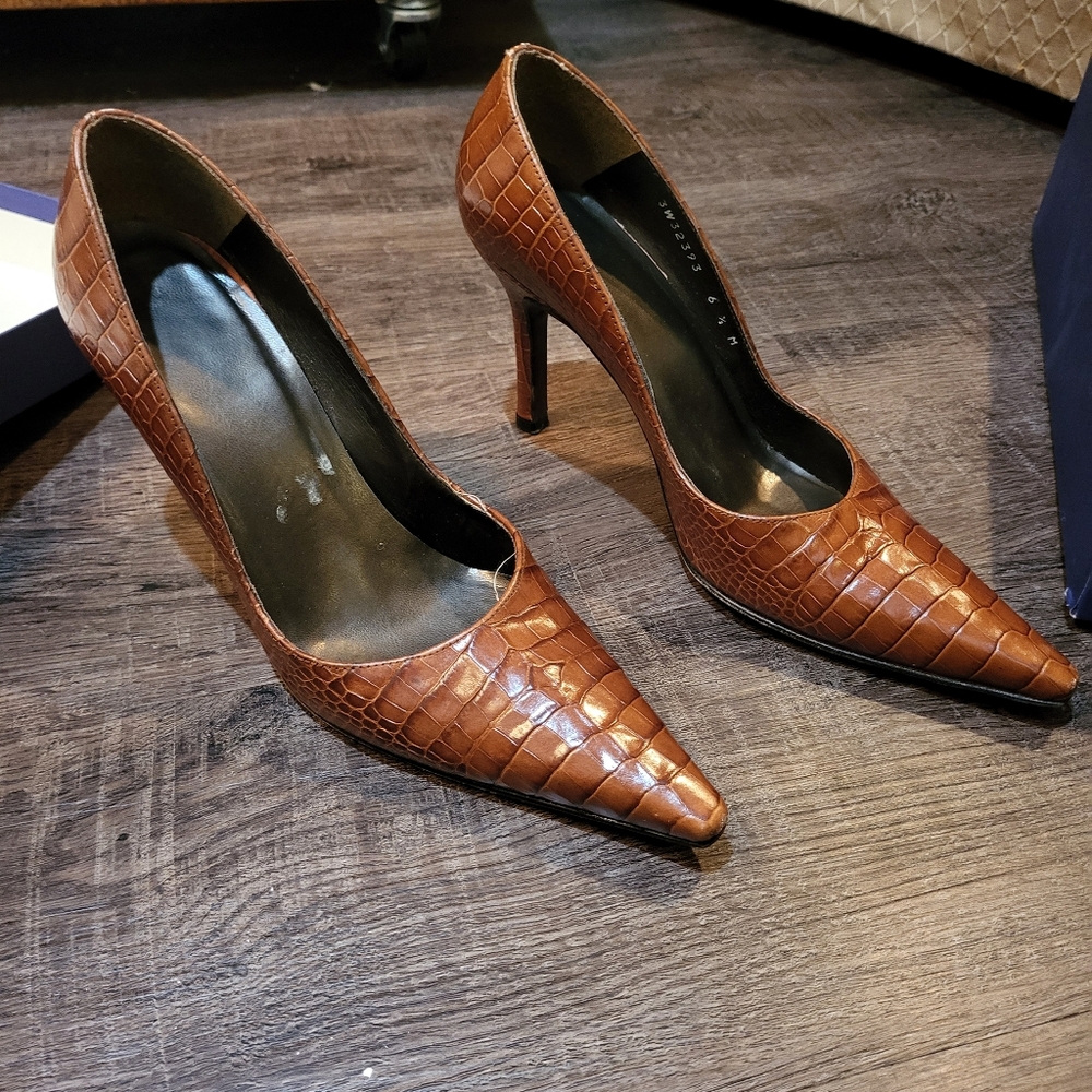 Stuart Weitzman Brown Leather Heels with Crocodile Texture